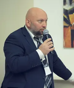 Клеев